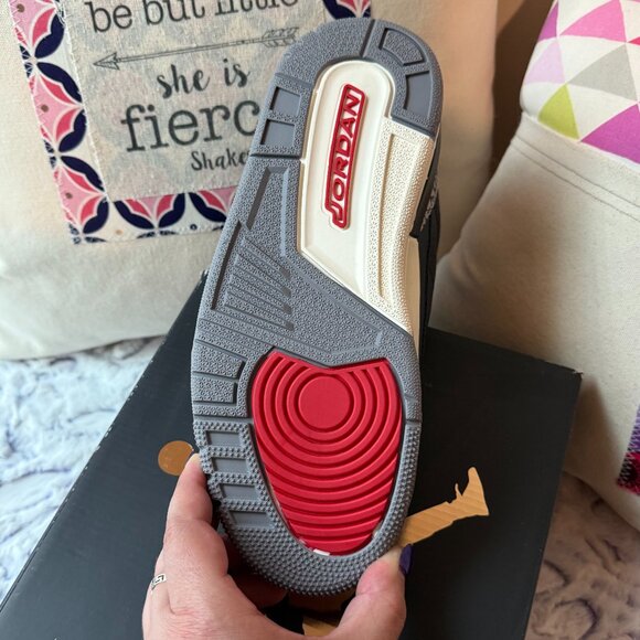 NIB Womens Nike Air Jordan 3 Retro - Size 6 (4.5 Y) - Picture 13 of 15